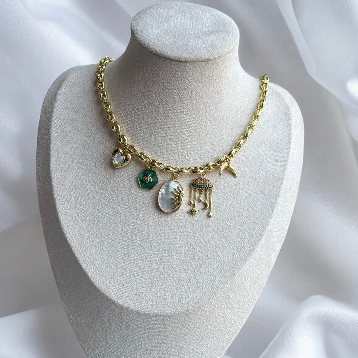 Solar Harmony Halskette (Handgefertigt & Limitierte Auflage)