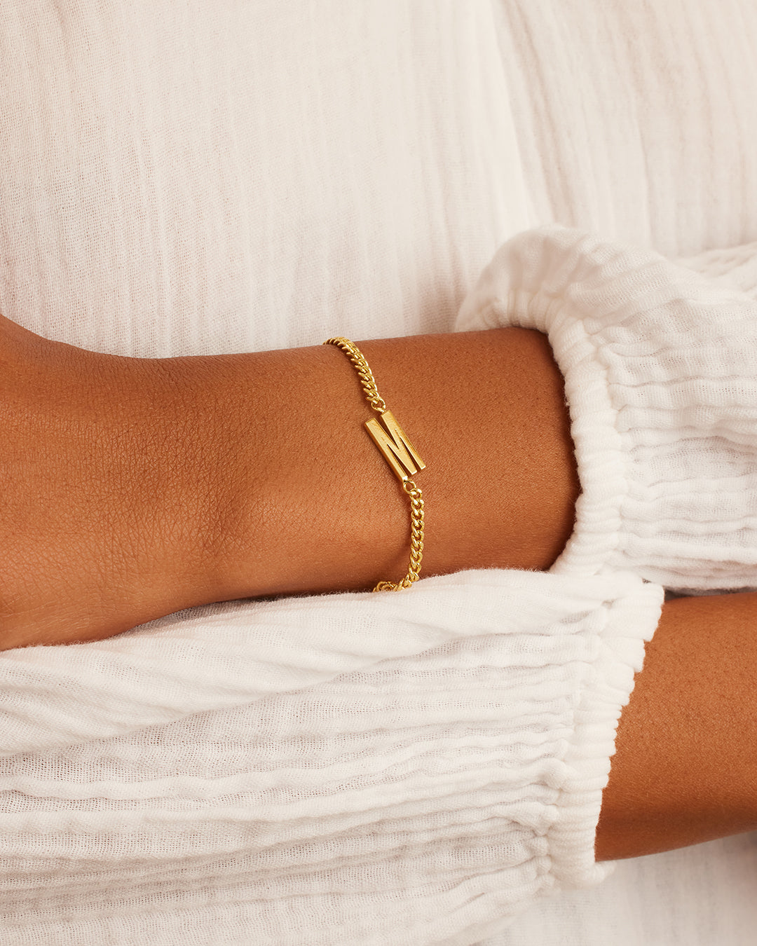 Luna Alphabet Charm Armband