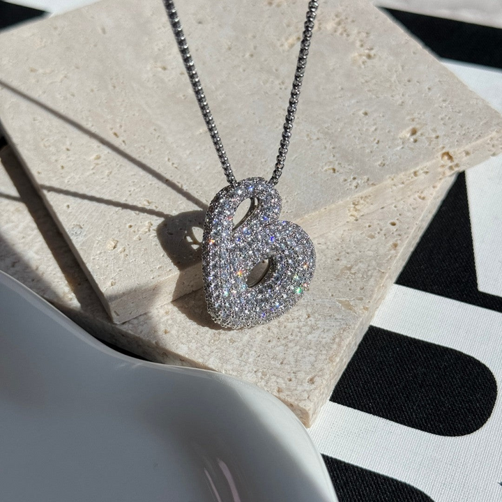 Zara Initial Diamant Halskette