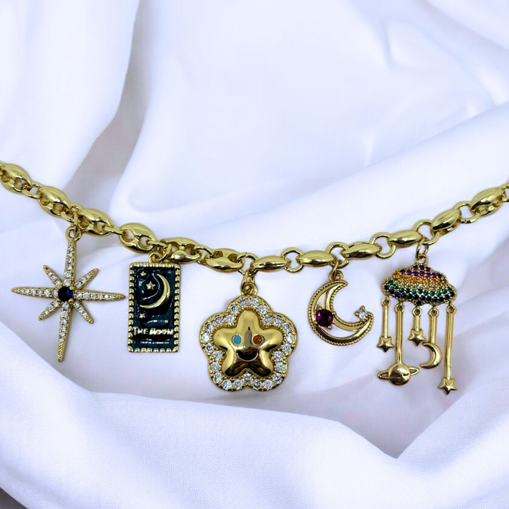 Lunar Radiance Necklace (Handgefertigt & Limitierte Auflage)