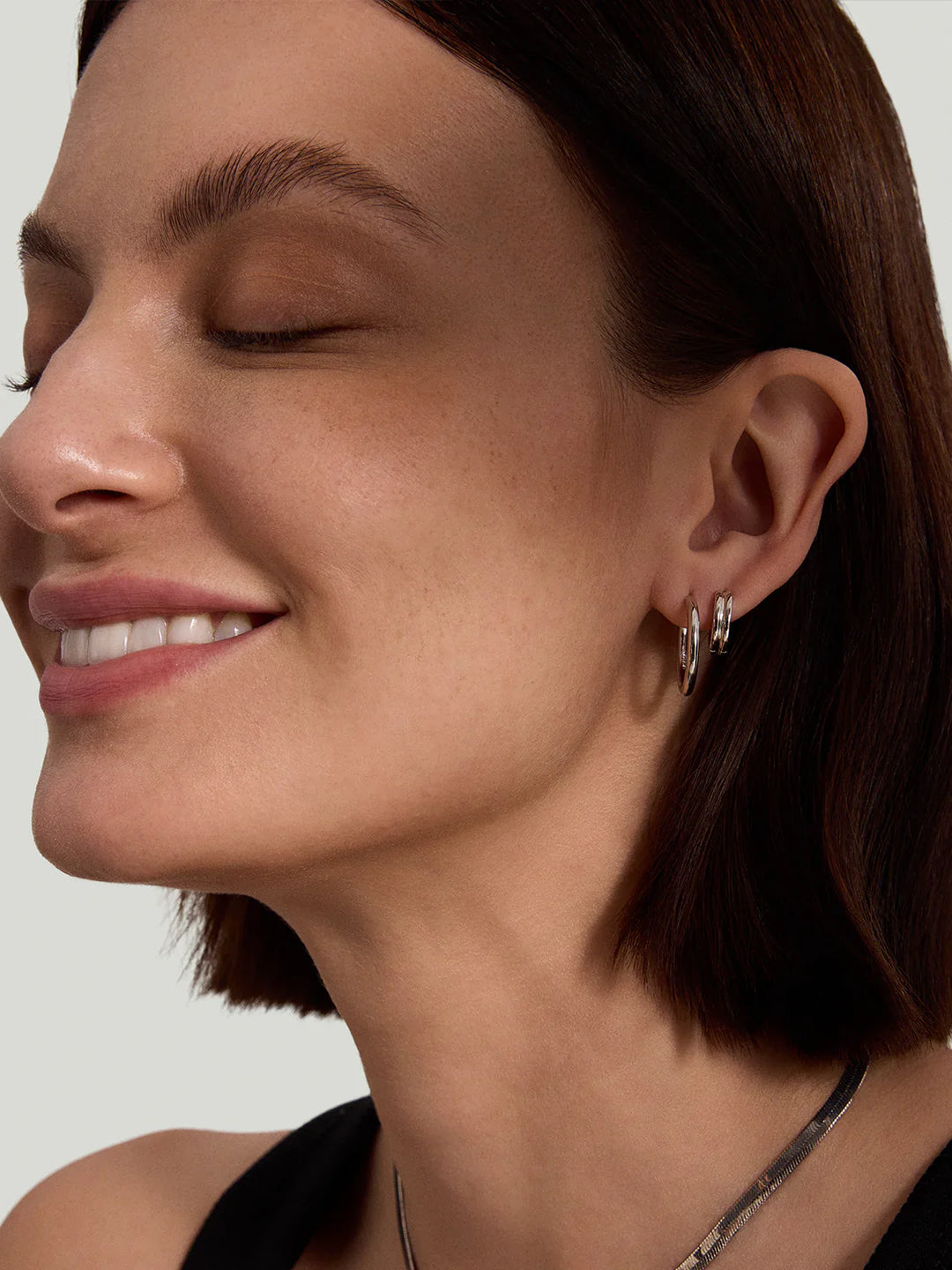 Minimalistische Doppel-Huggies