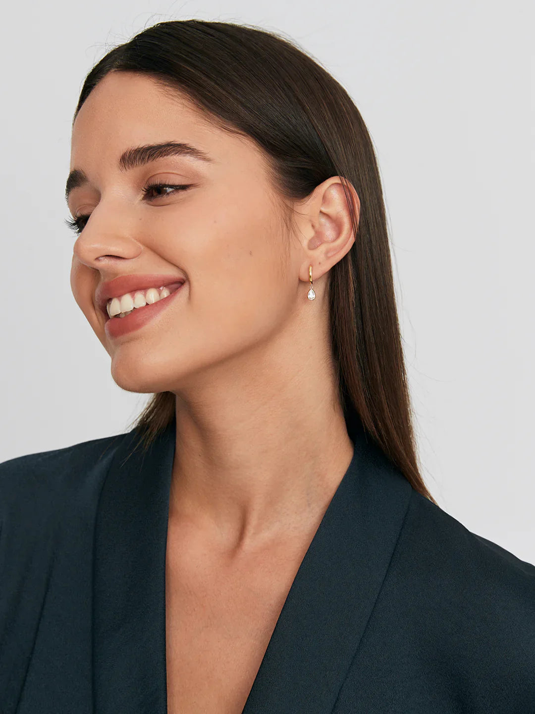 Solitaire Tropfen-Saphir Ohrringe