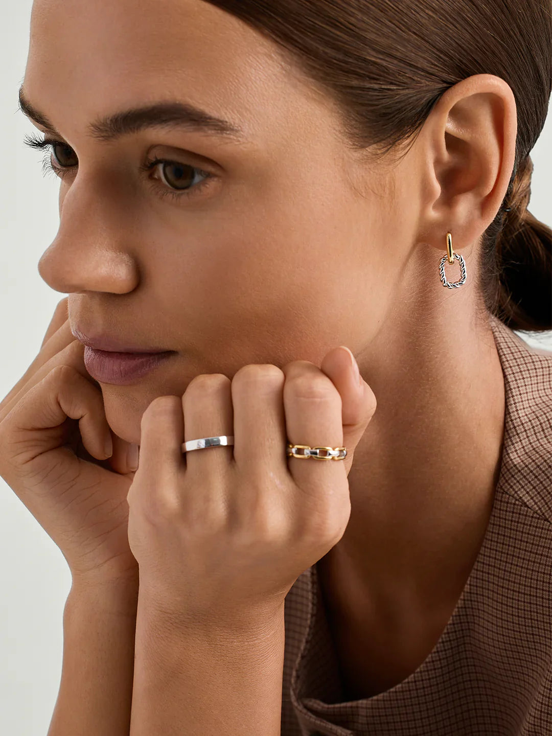 Gemischte ovale Interlock-Ohrringe