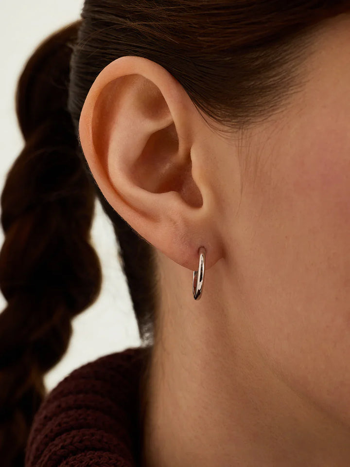 Kleine Röhrenohrringe