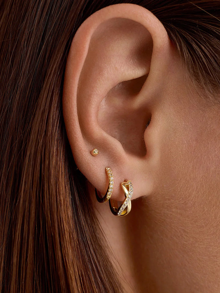 Kreuz Halb Pave Saphir Huggies