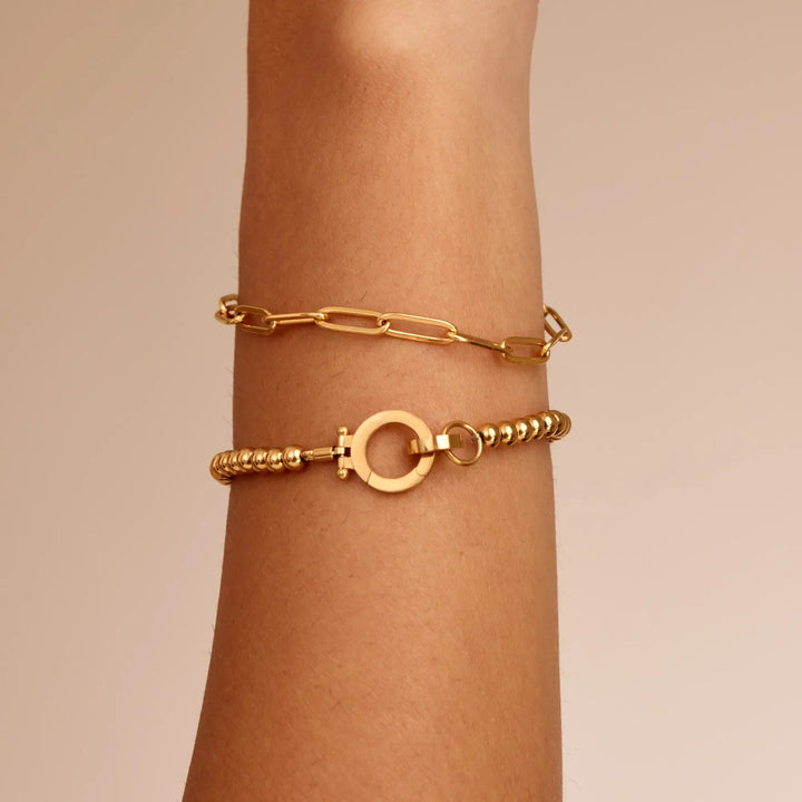 Essentielle goldene Perlenarmband