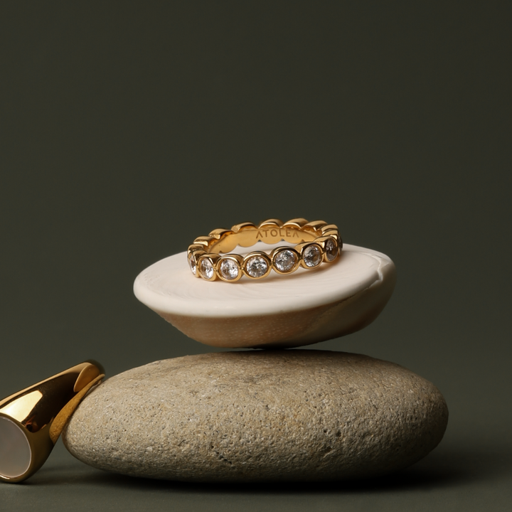 Perlenbesetzter Funkelring