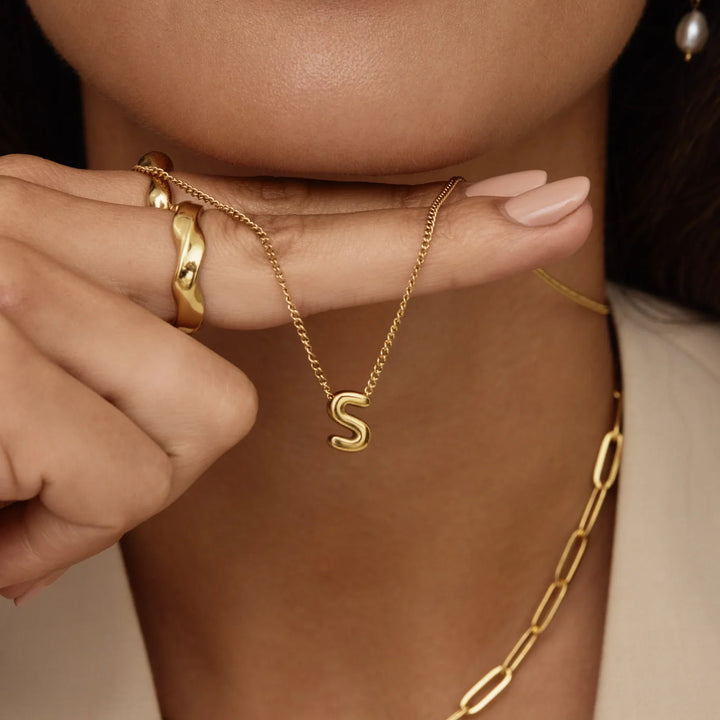 Buchstaben-Anhänger Halskette