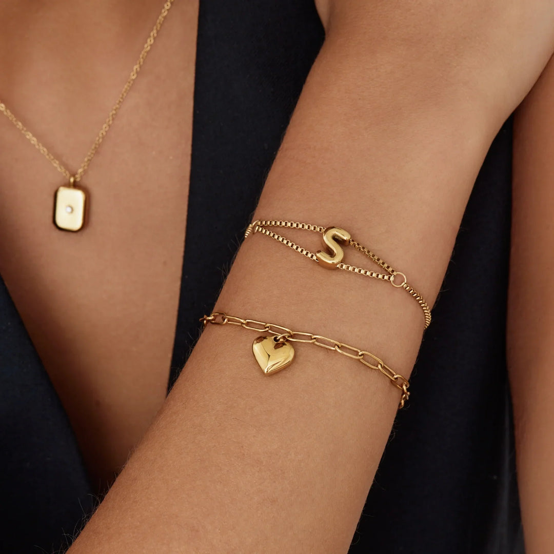 Buchstabenarmband mit Kugelinitial