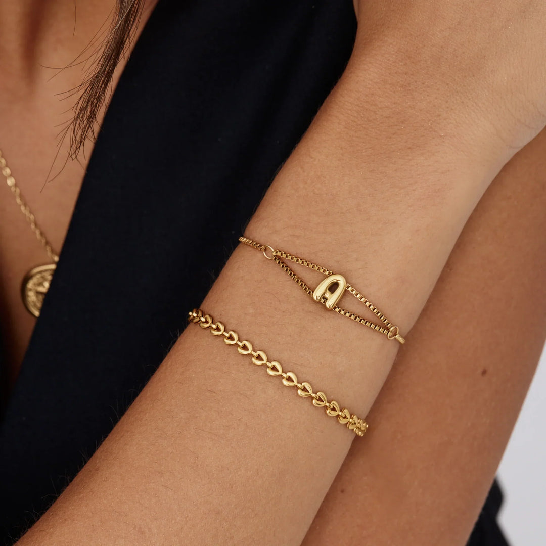 Buchstabenarmband mit Kugelinitial