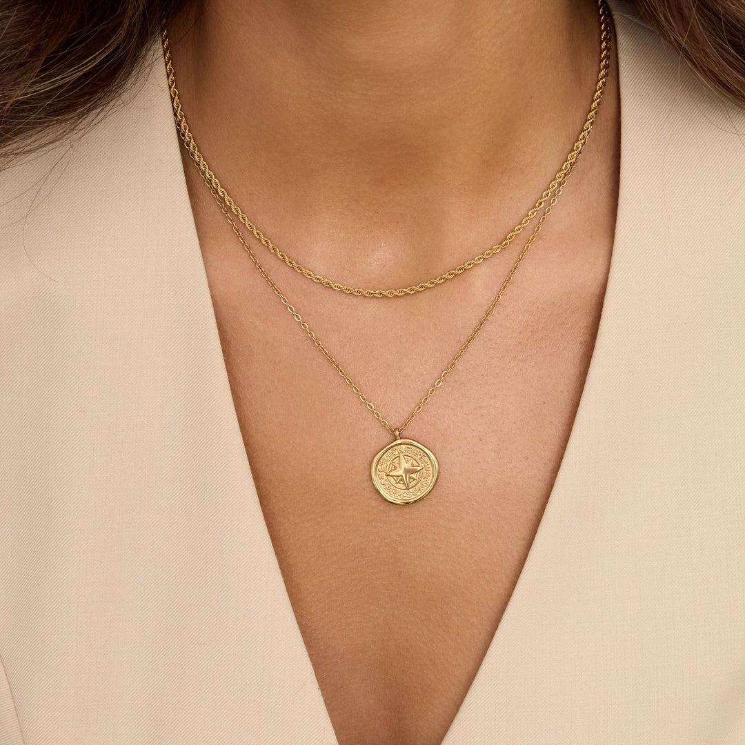 Goldene Kompass-Halskette