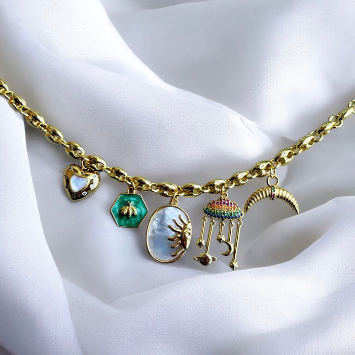 Solar Harmony Halskette (Handgefertigt & Limitierte Auflage)