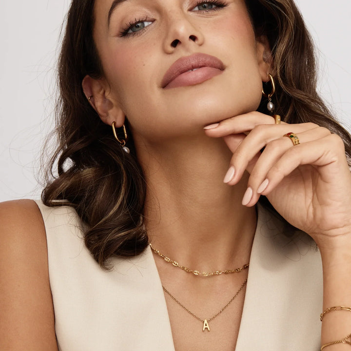 Zarte Initialen Charm-Halskette