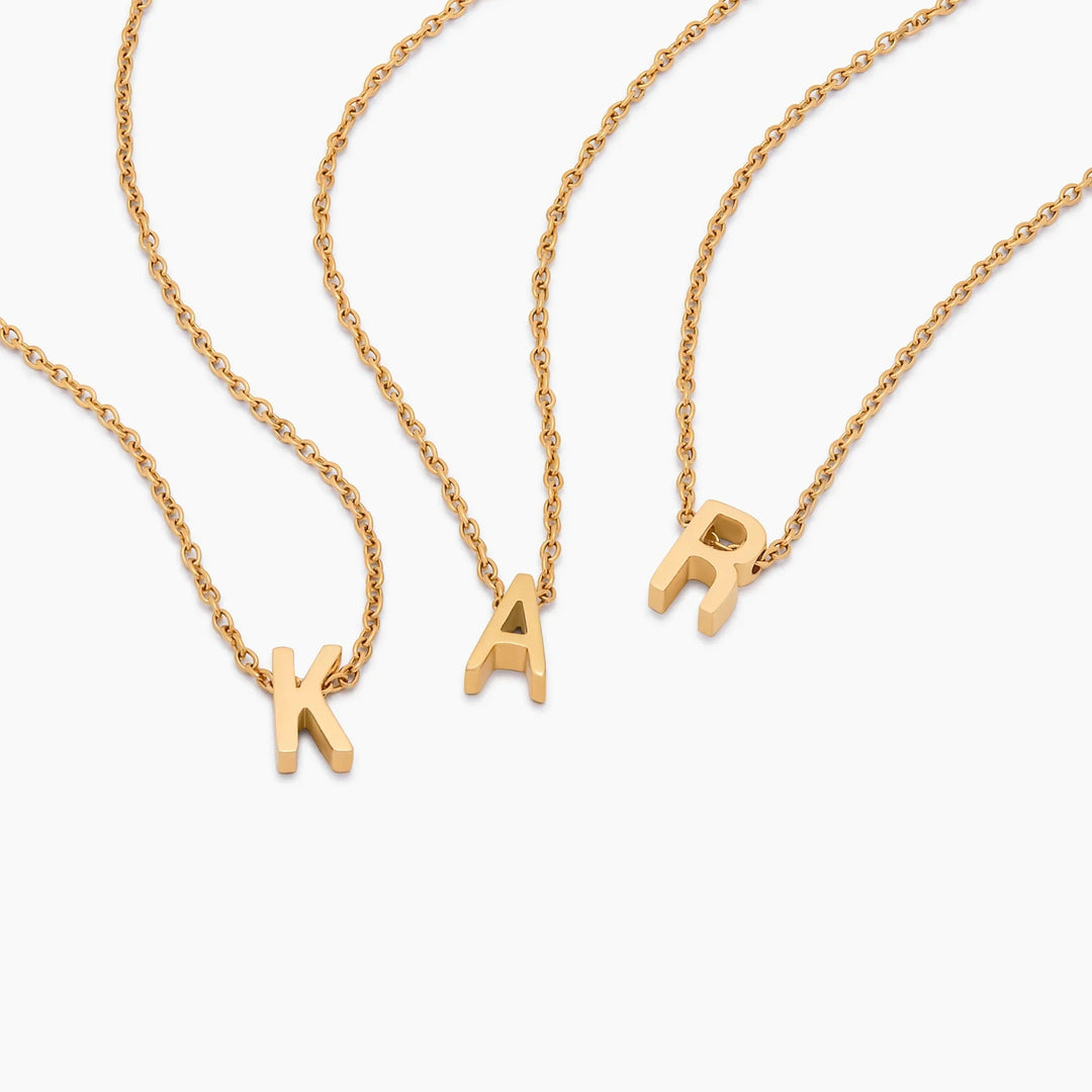 Zarte Initialen Charm-Halskette