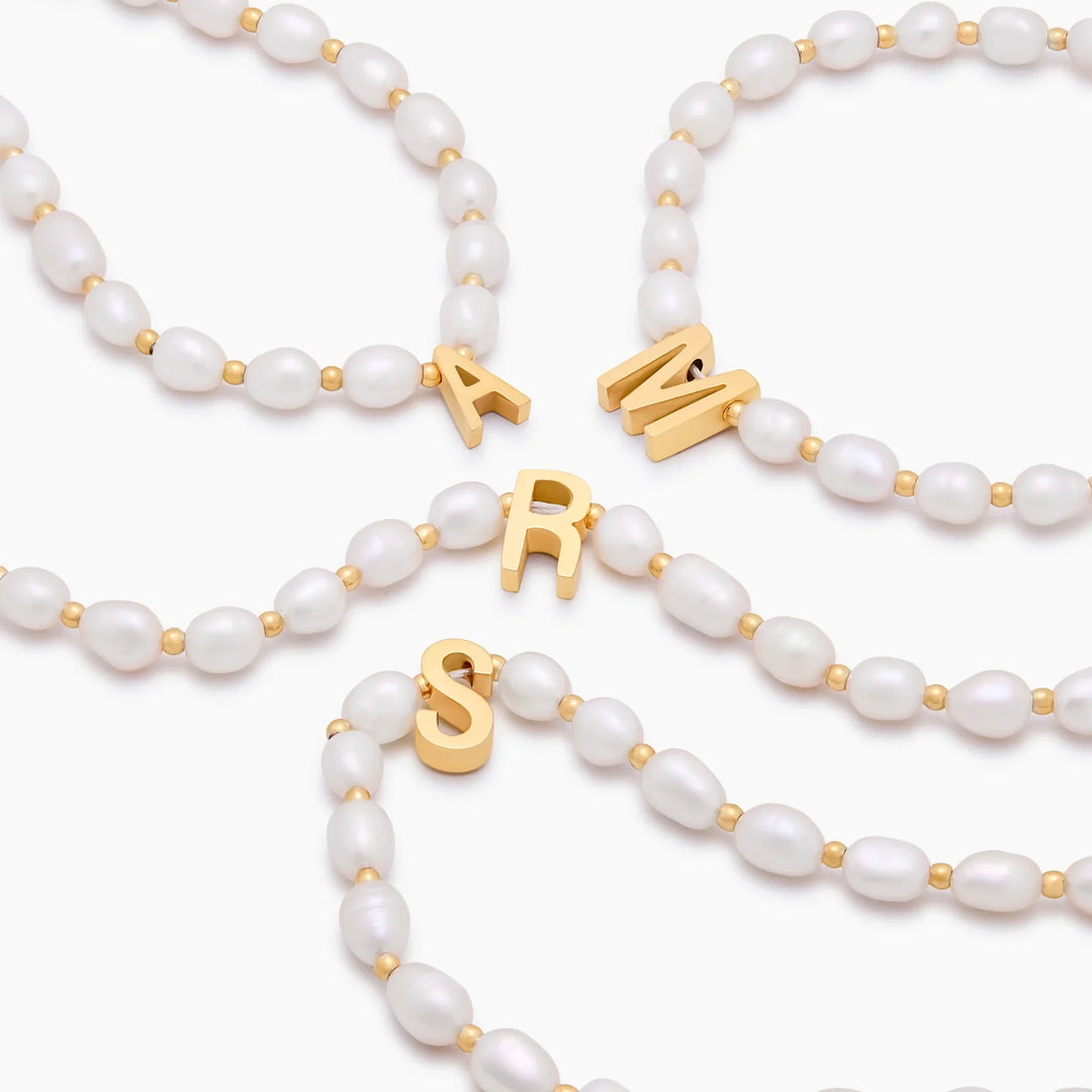 Perlen-Initialen-Armband