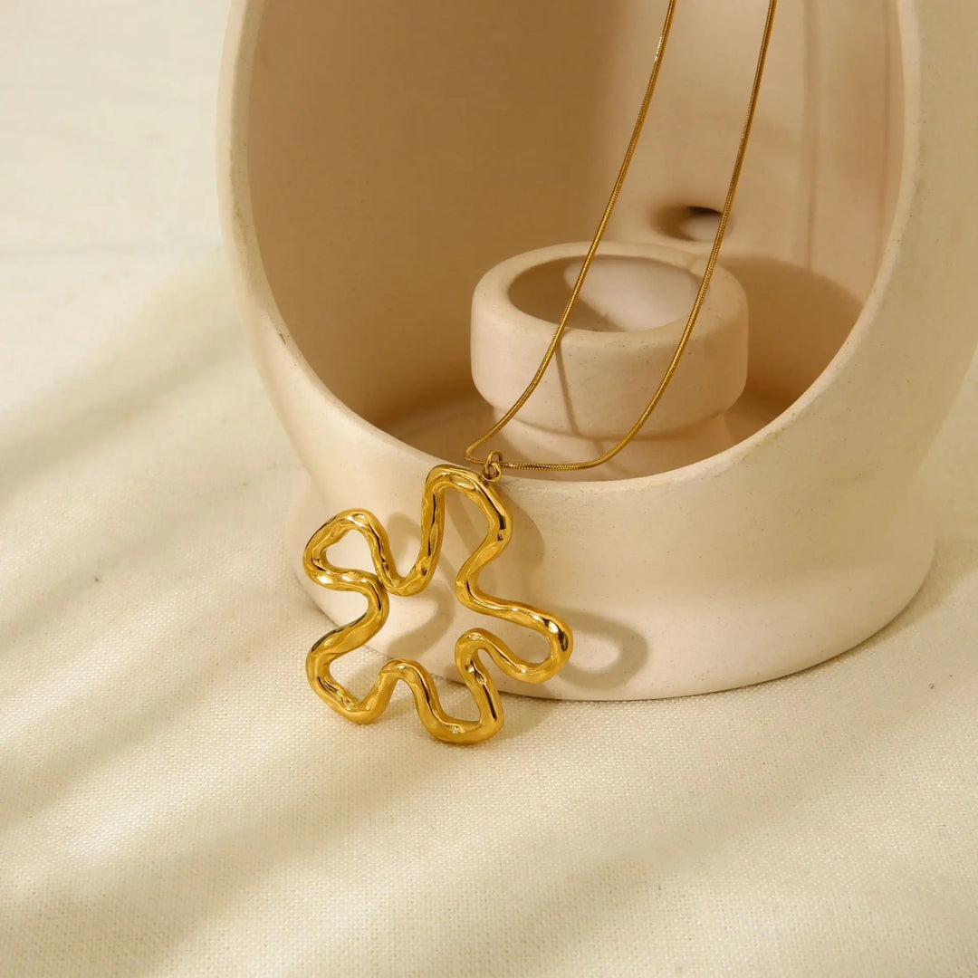Ellia Elegante Blumen-Halskette