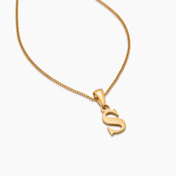 Goldene Initialanhänger-Halskette