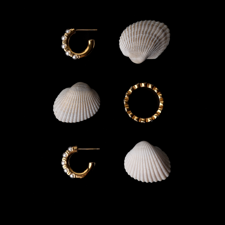 Mini Perlen Huggies Ohrringe