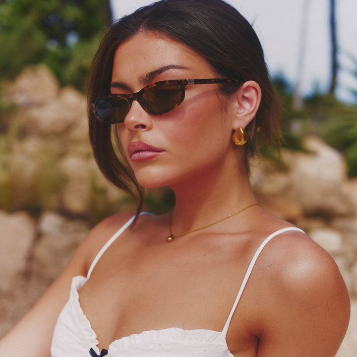 PEBBLE TRÄNENFÖRMIGE OHRRINGE GOLD