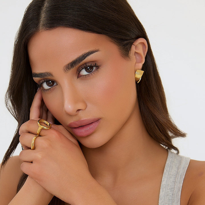 GEKRÜMMTER RING - GOLD