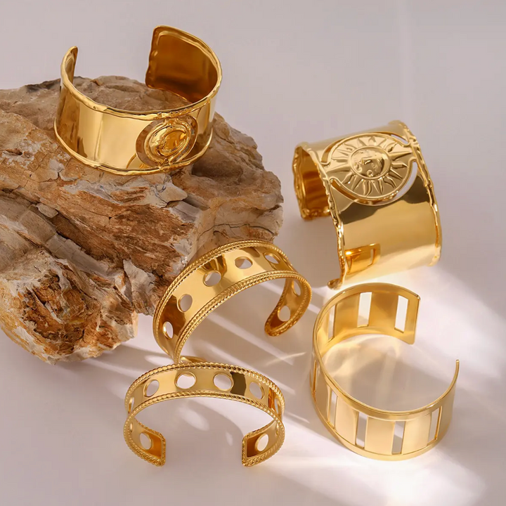 Goldener gehämmerter Luxus-Manschettenknopf