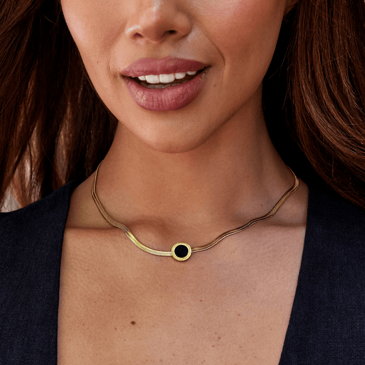 Azalee Schwarze Anhänger Halskette