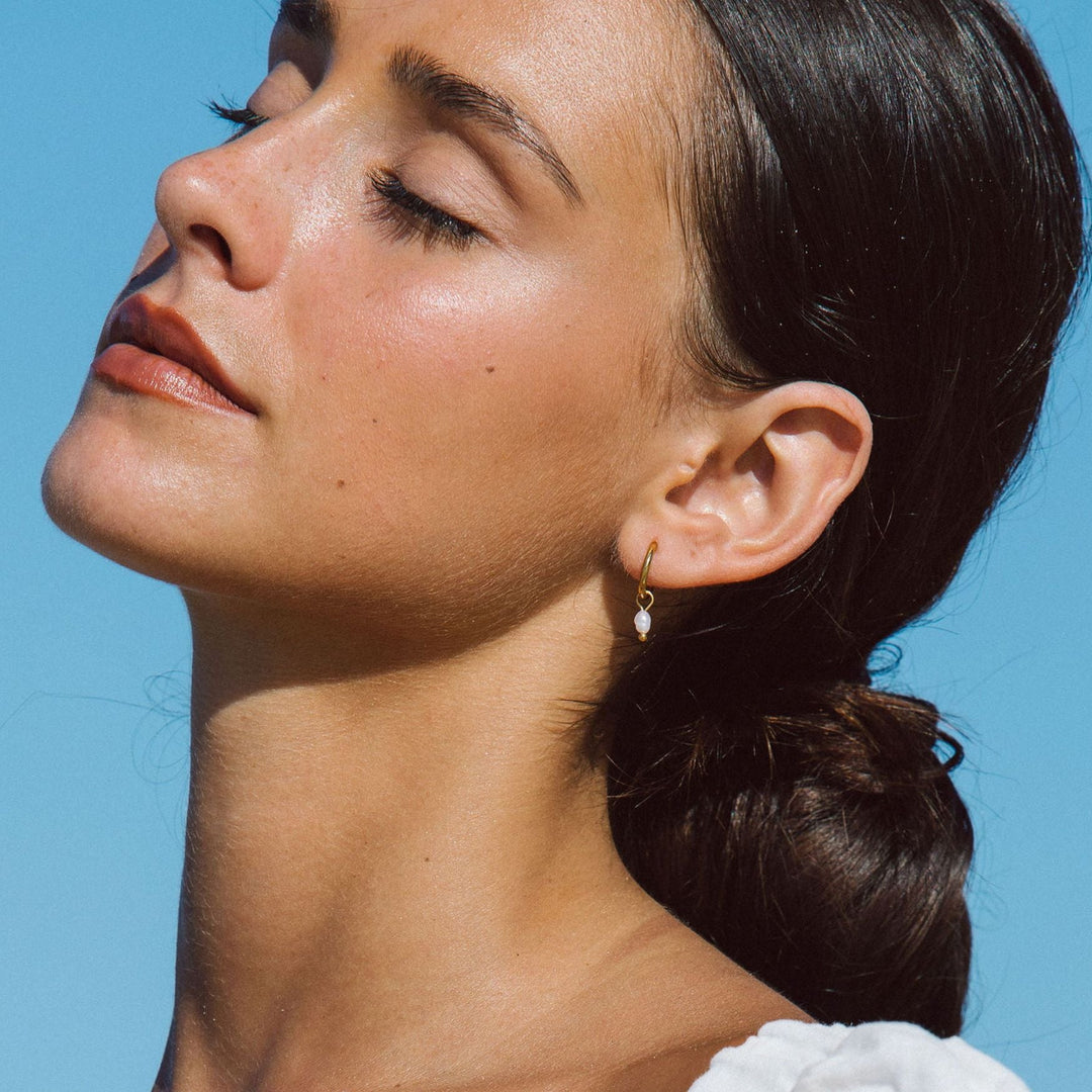 Perlen Huggie Ohrringe