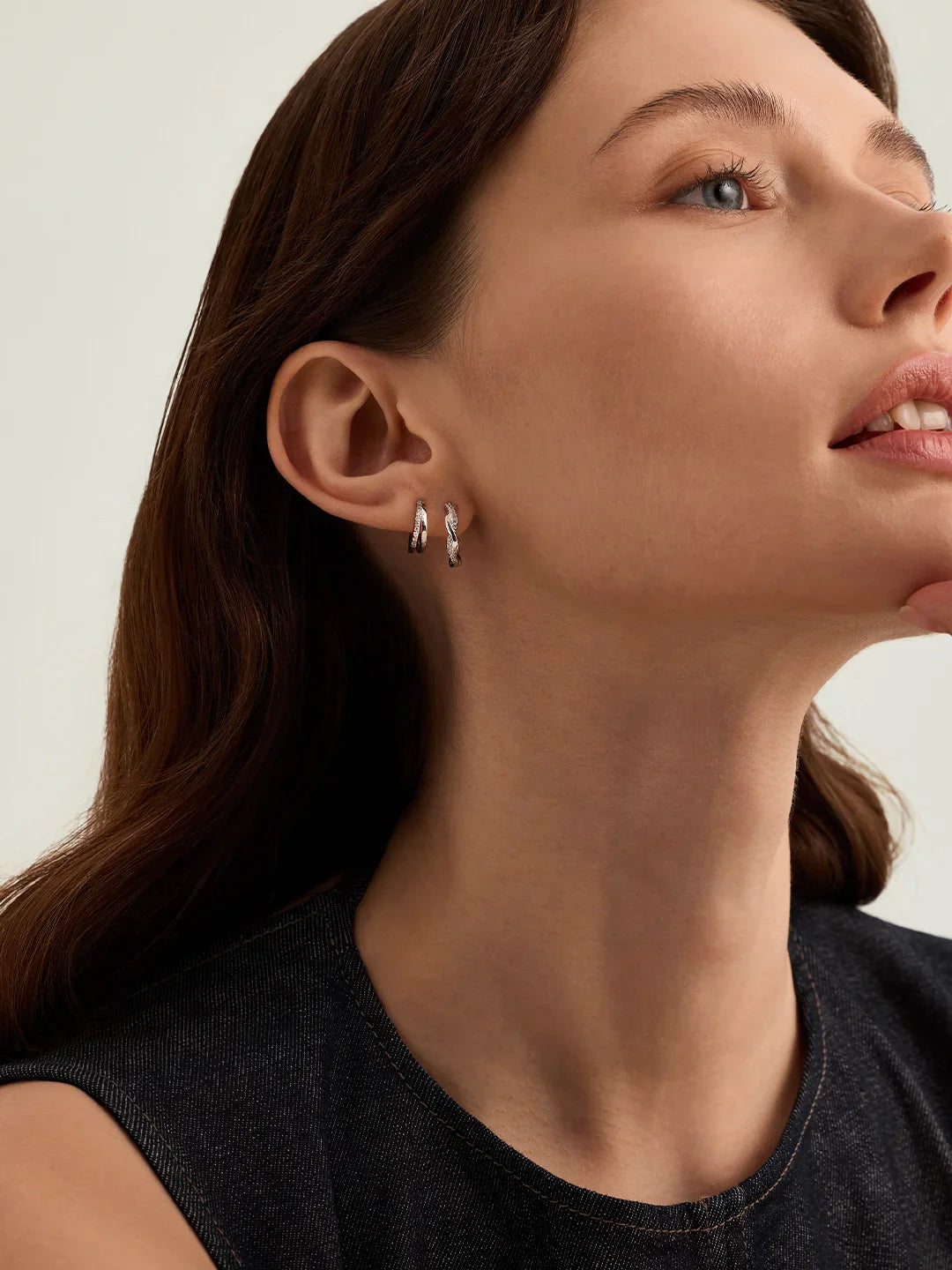 Verdrehte Pavé-Ohrringe