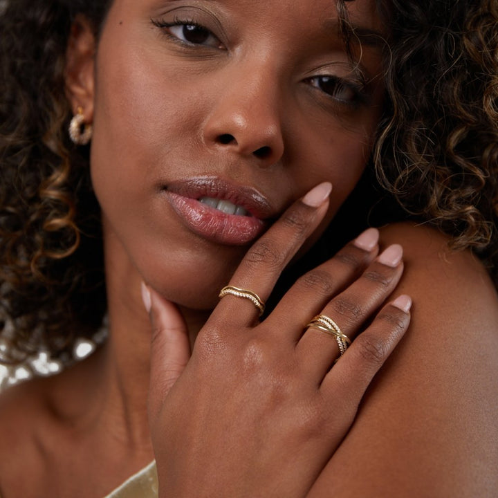 Schichtgold- und Kristallring in Gold