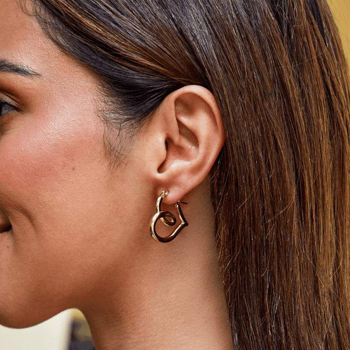 Lira Gedrehte Herz Hoop Ohrringe