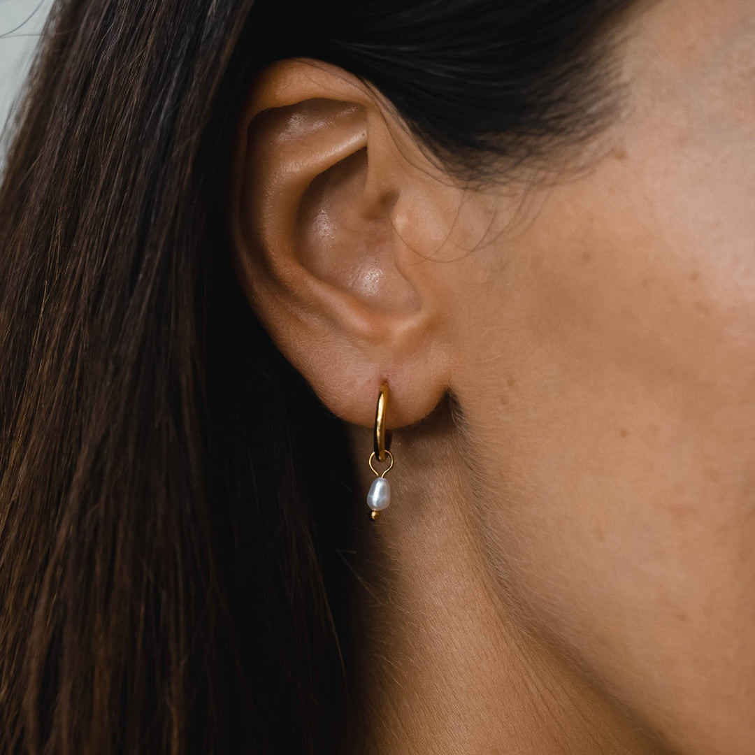 Perlen Huggie Ohrringe