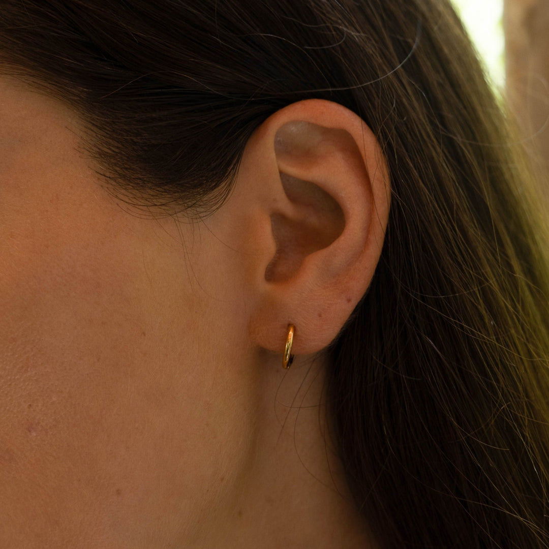 Kleine Huggie-Ohrringe