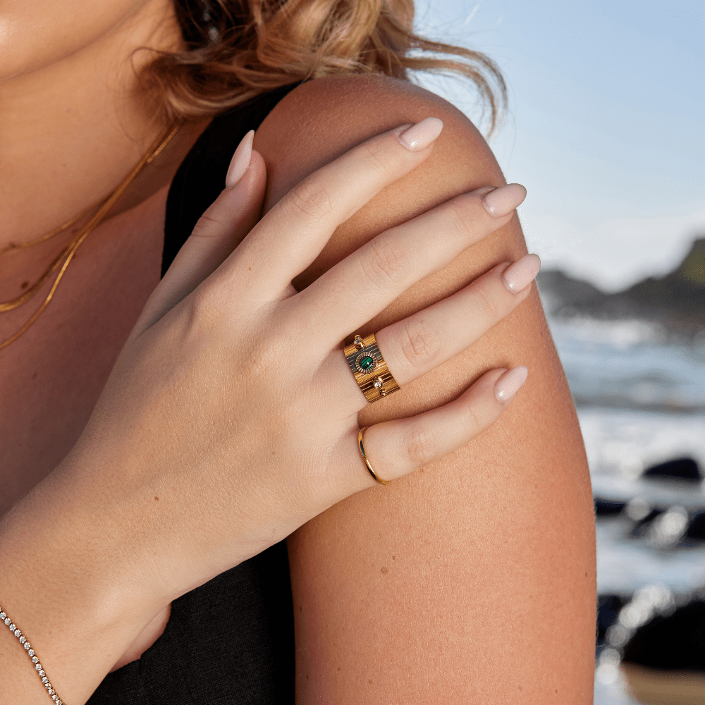 Vintage Dakota Goldring