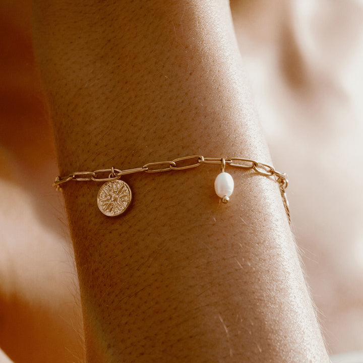 Goldene Sonnenarmband