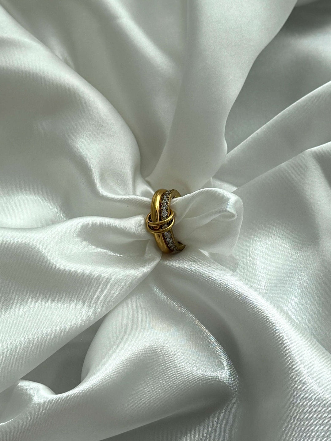 Aeliana Stapelring mit funkelndem Band