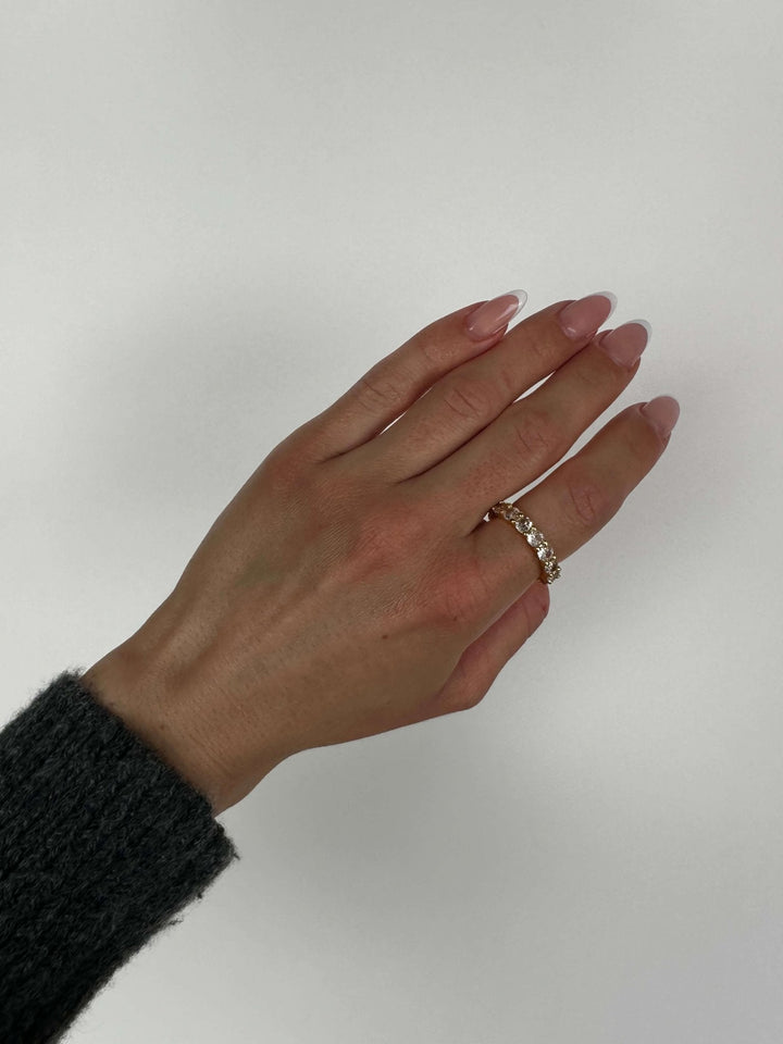 Amia Strahlender Zirkonia Bandring