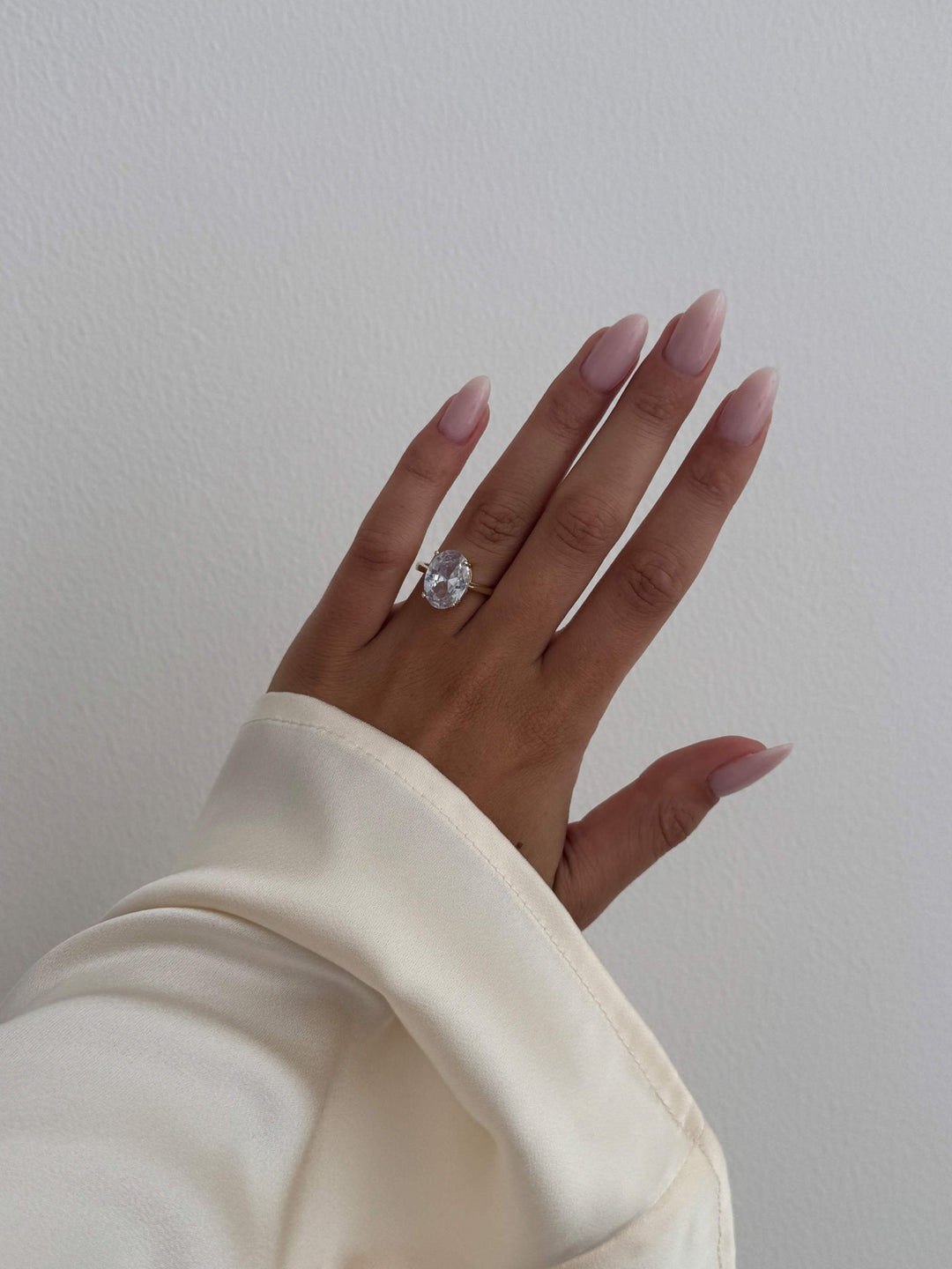 Avianna Oval Zirkonia Bandring