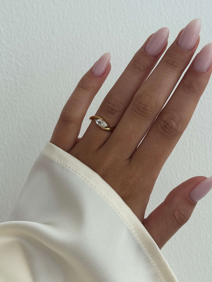 Calista Twisted Elegance Bandring