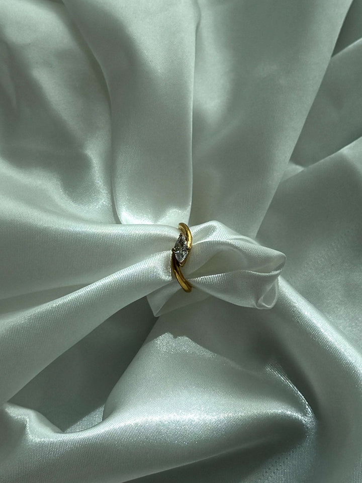 Calista Twisted Elegance Bandring