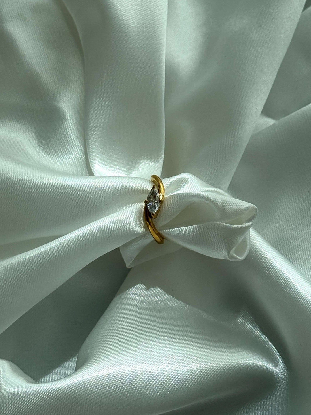 Calista Twisted Elegance Bandring