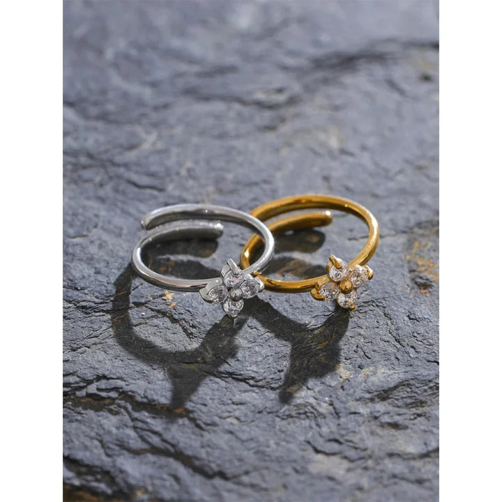 Desiree - Verstellbarer Edelstahl Blumenring mit funkelndem Zirkonia