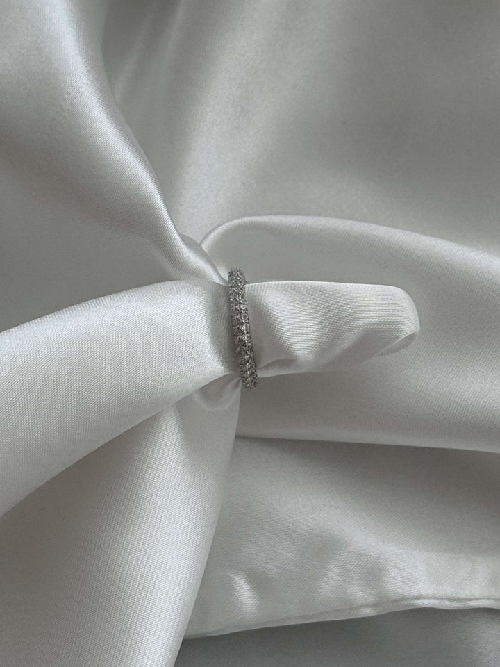 Soraya Krone-Kante Rhinestone Band Ring