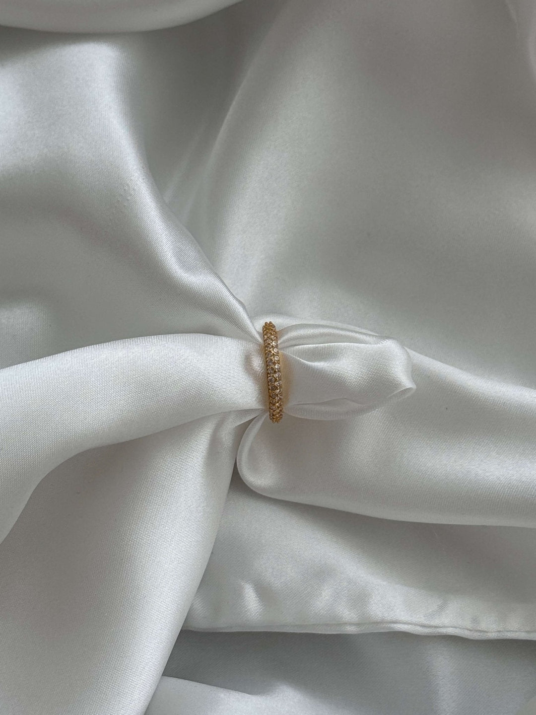 Soraya Krone-Kante Rhinestone Band Ring