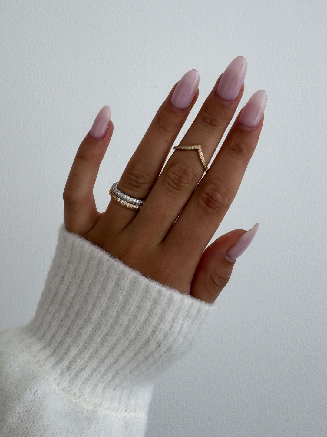 Soraya Krone-Kante Rhinestone Band Ring