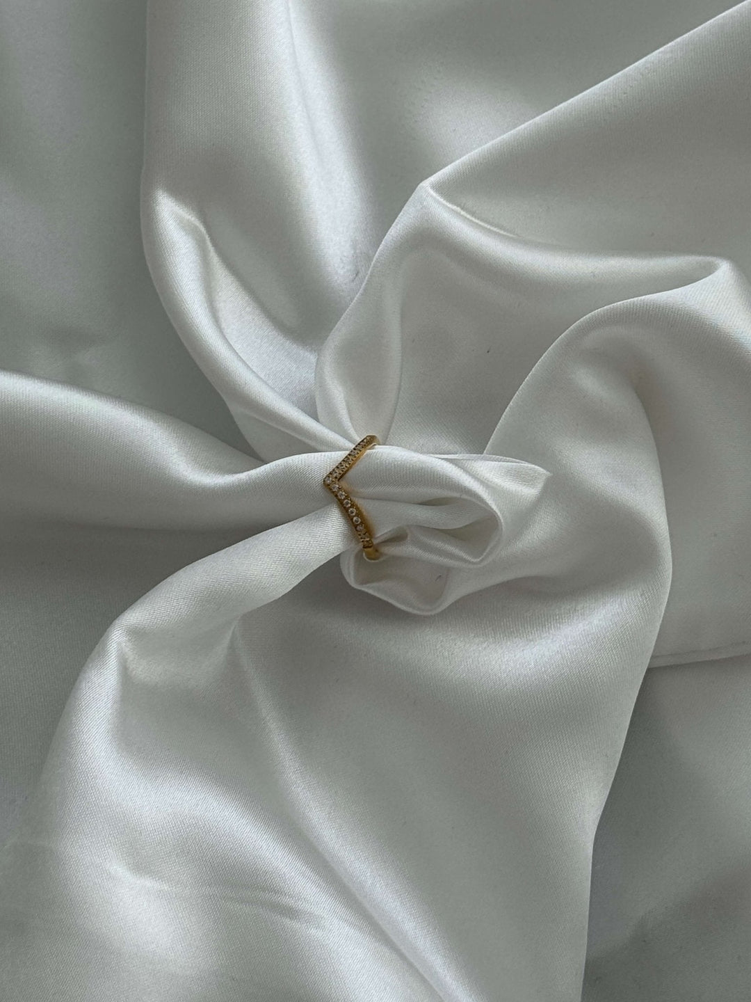 Zariah V-Cut Rhinestone Band Ring