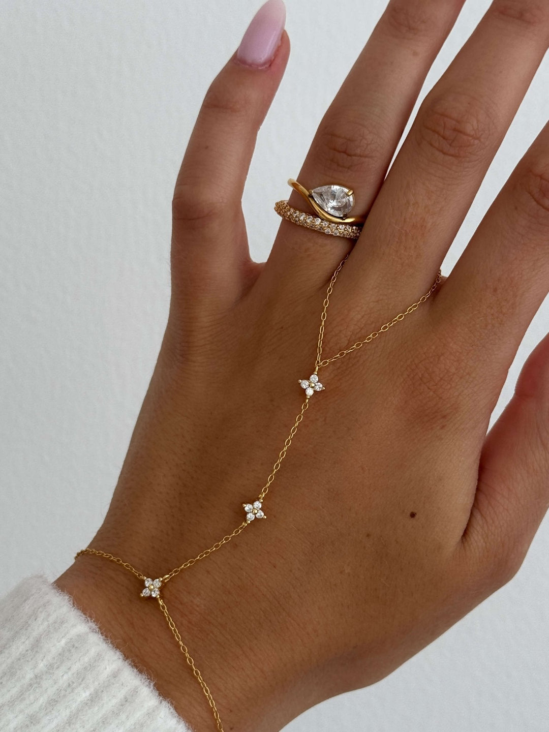 Soraya Krone-Kante Rhinestone Band Ring